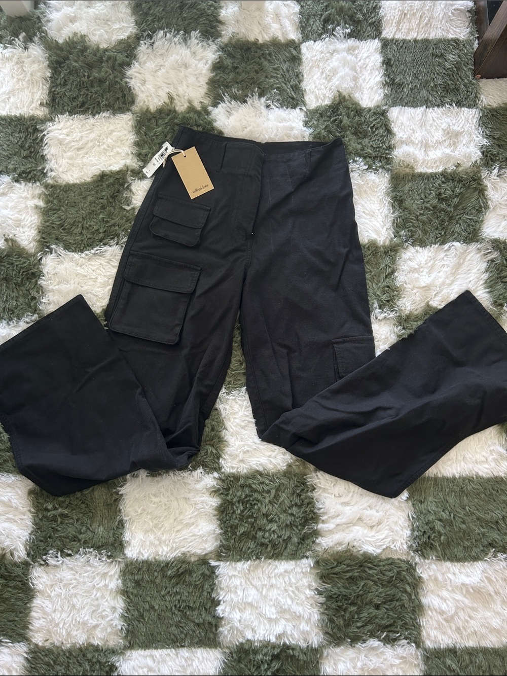 ✨🖤Wilfred Black Cargo Pocket Pants - Picture 1 of 4